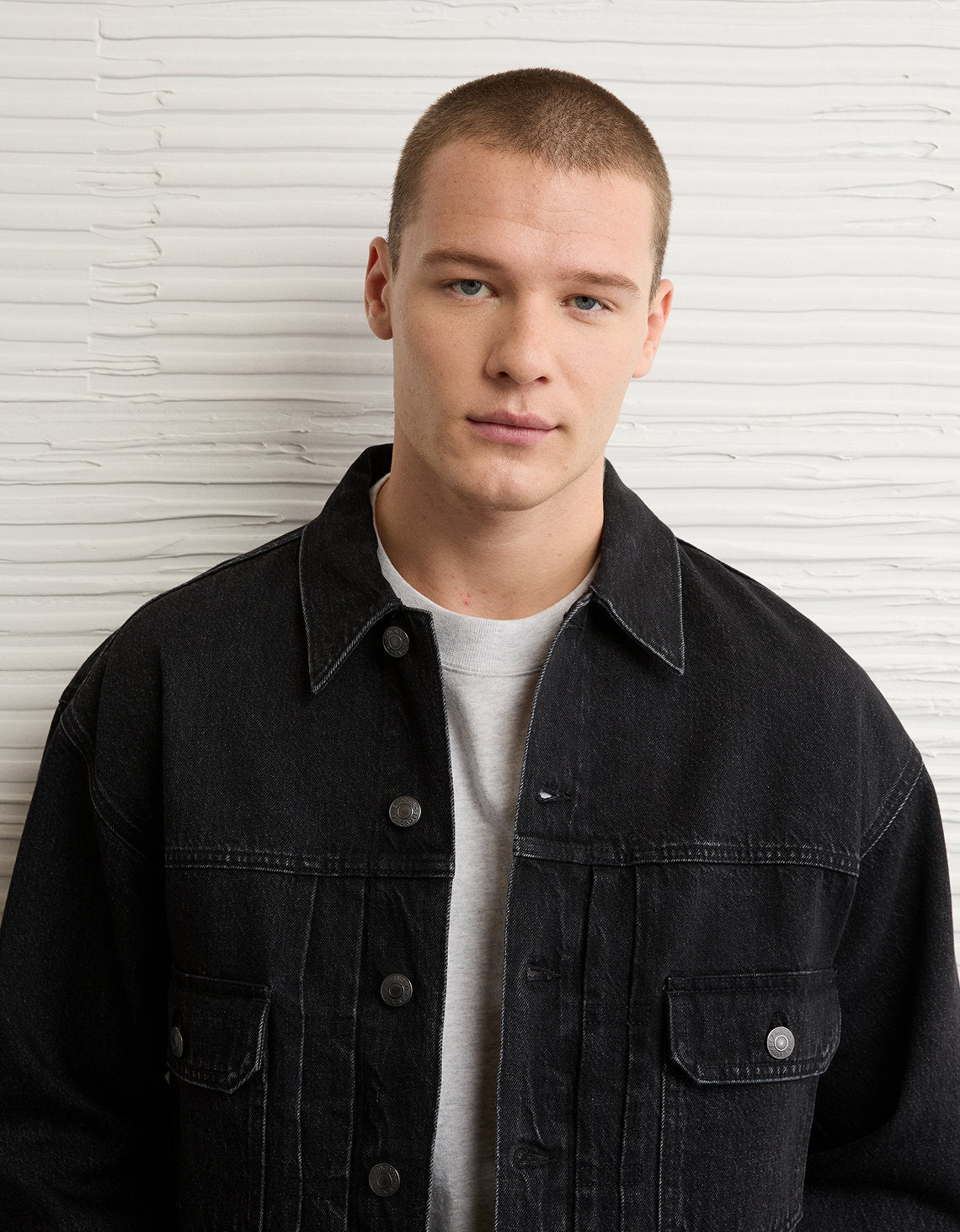 Chaqueta Denim de mezclilla para hombre. - Negro 0106_1845_001_d2