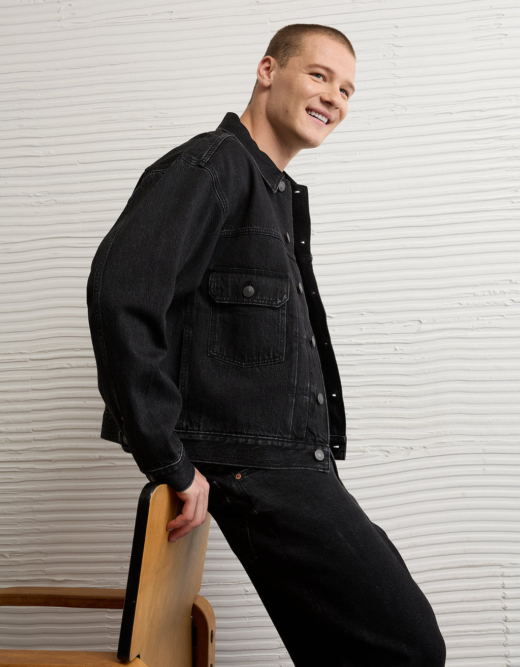 Chaqueta Denim de mezclilla para hombre. - Negro 0106_1845_001_d3