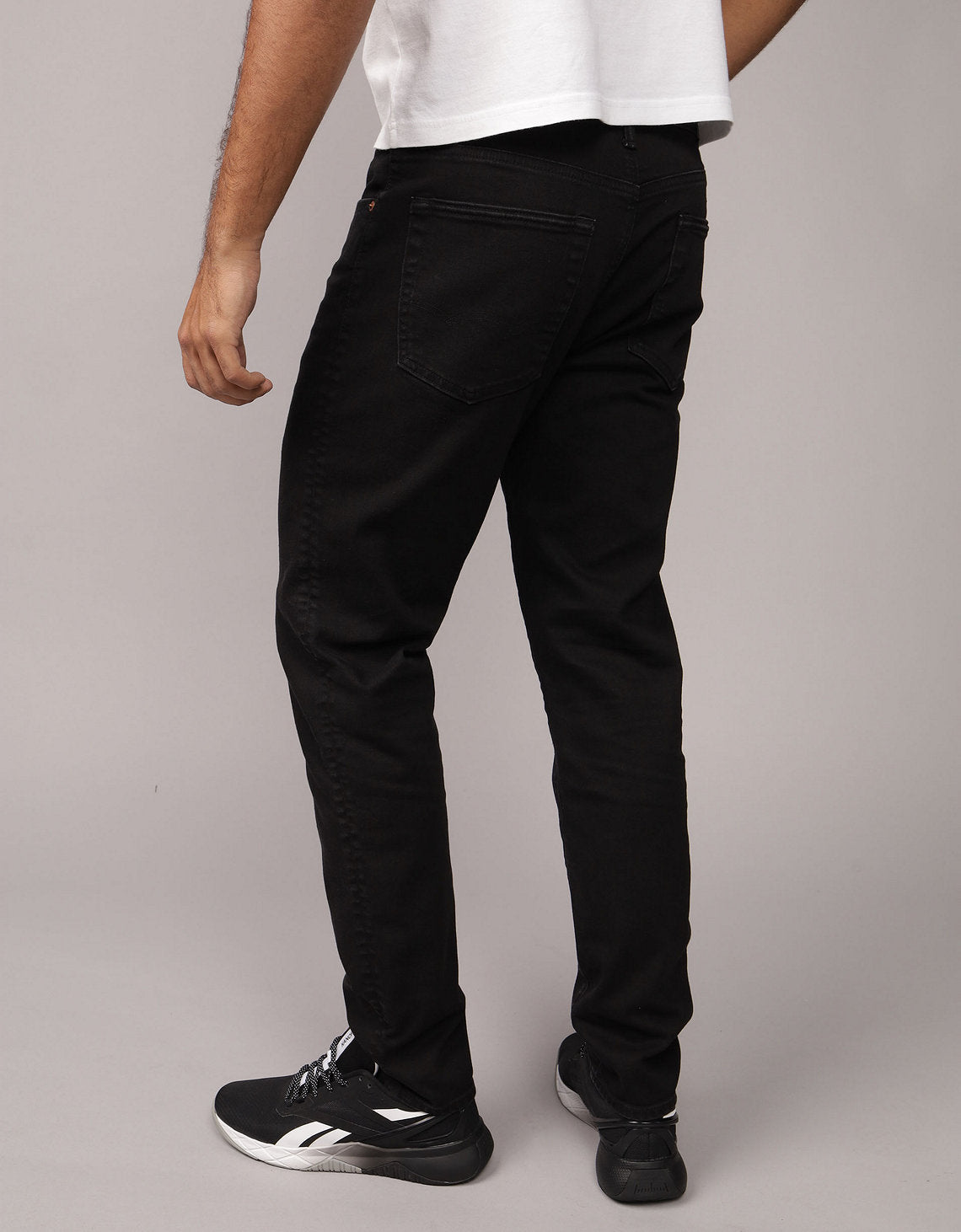 Jean Athletic Ae - Negro 0118_6853_055_ob