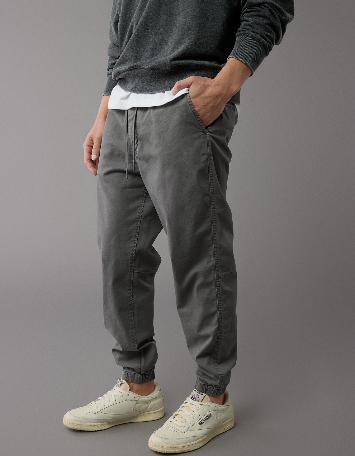 Jogger Tipo Trekker Ae - Gris 0129_4976_005_os