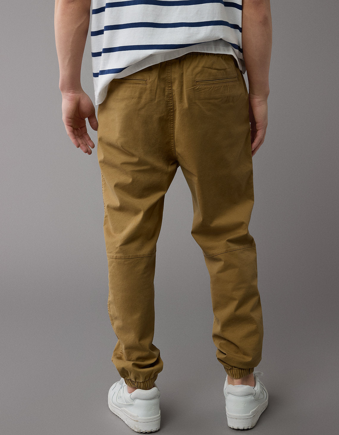 Jogger Tipo Trekker Ae - Caqui 0129_4976_238_ob