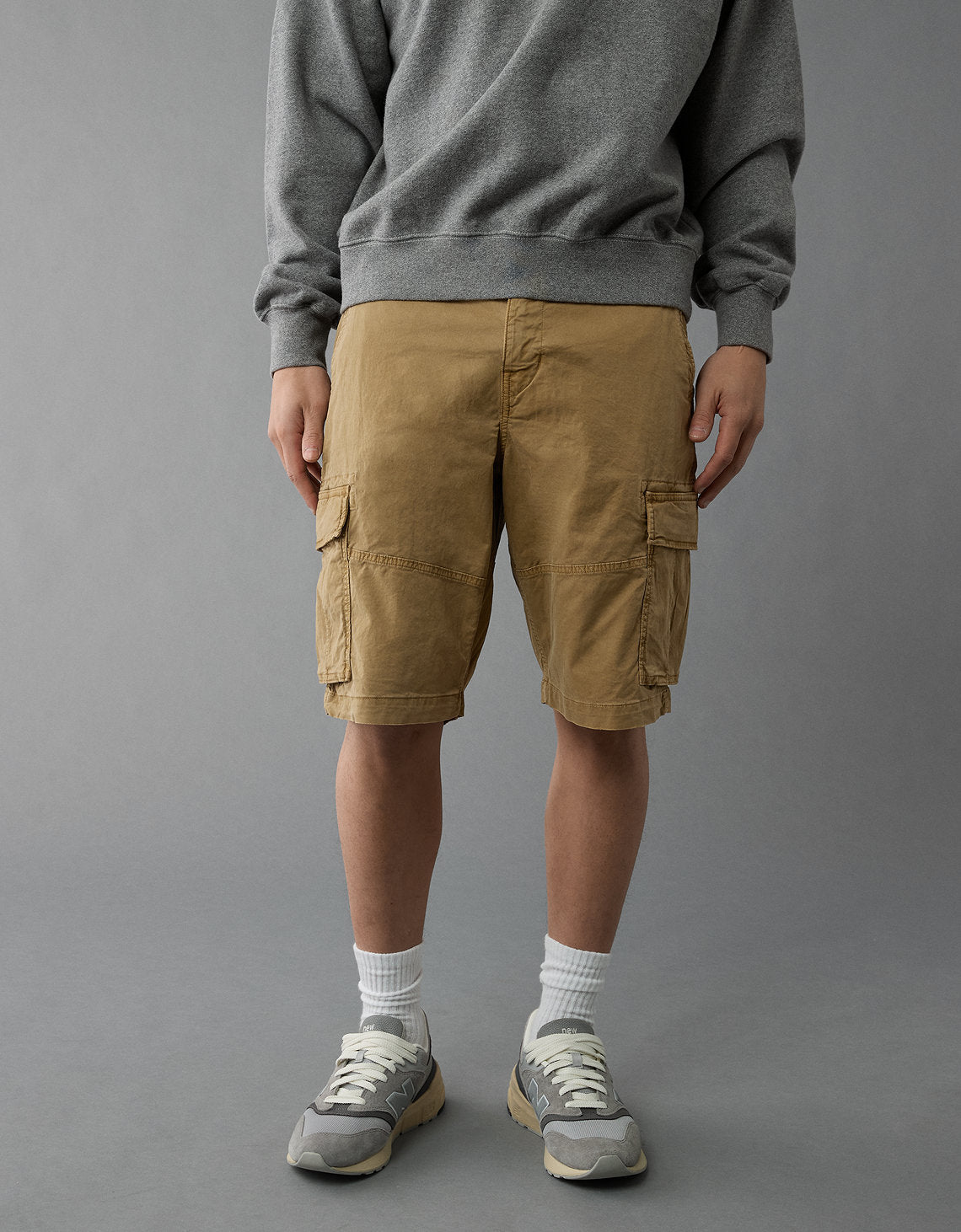 Short tipo cargo de hombre AE - Caqui 0132_7878_238_of