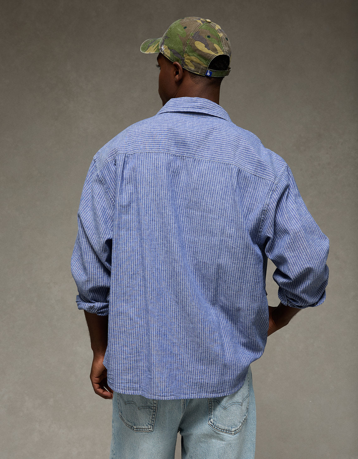 Camisa de lino con ajuste relajado y botones - Azul 0153_3087_400_ob
