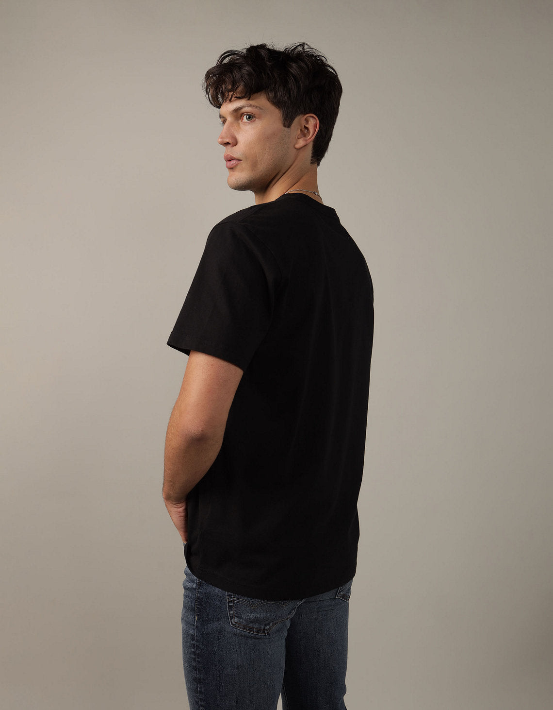 Camiseta Ae gráfica con logo supersuave - Negro 0181_3337_001_ob