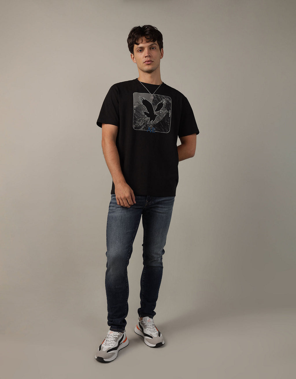 Camiseta Ae gráfica con logo supersuave - Negro 0181_3337_001_of