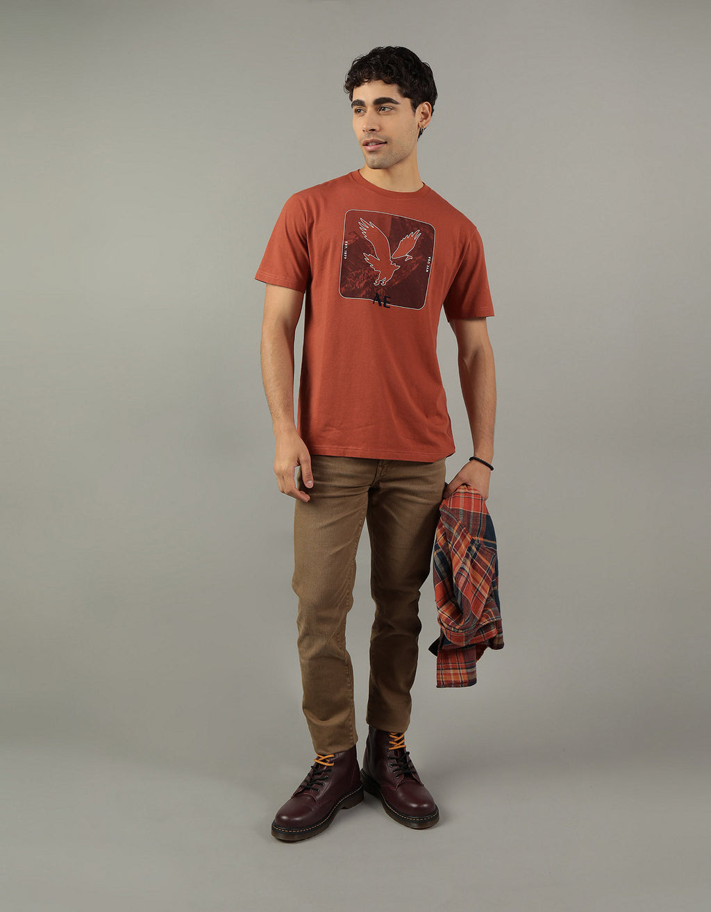 Camiseta Ae gráfica con logo supersuave - Rojo 0181_3337_622_of