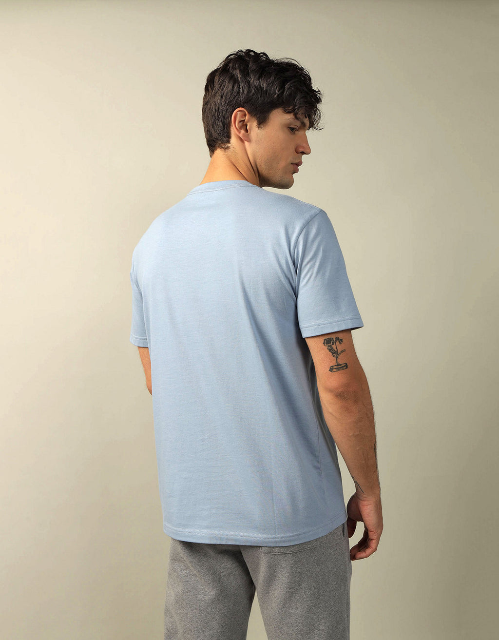 Camiseta AE gráfica con logo super suave - Azul 0181_3375_440_ob