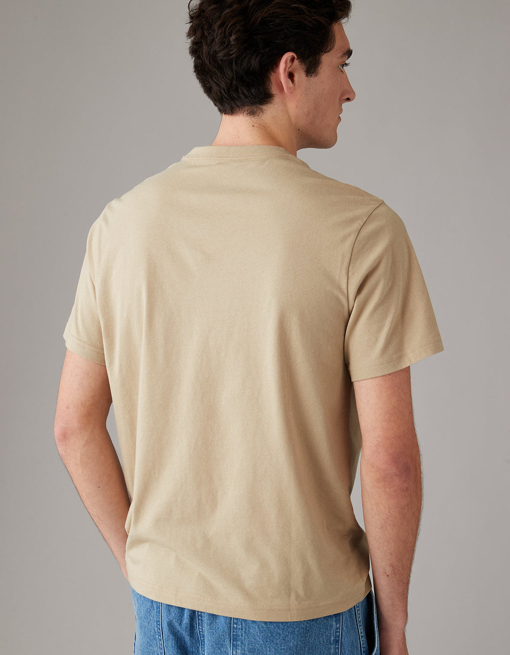 Camiseta Ae con gráfico - Caqui 0181_3437_212_ob