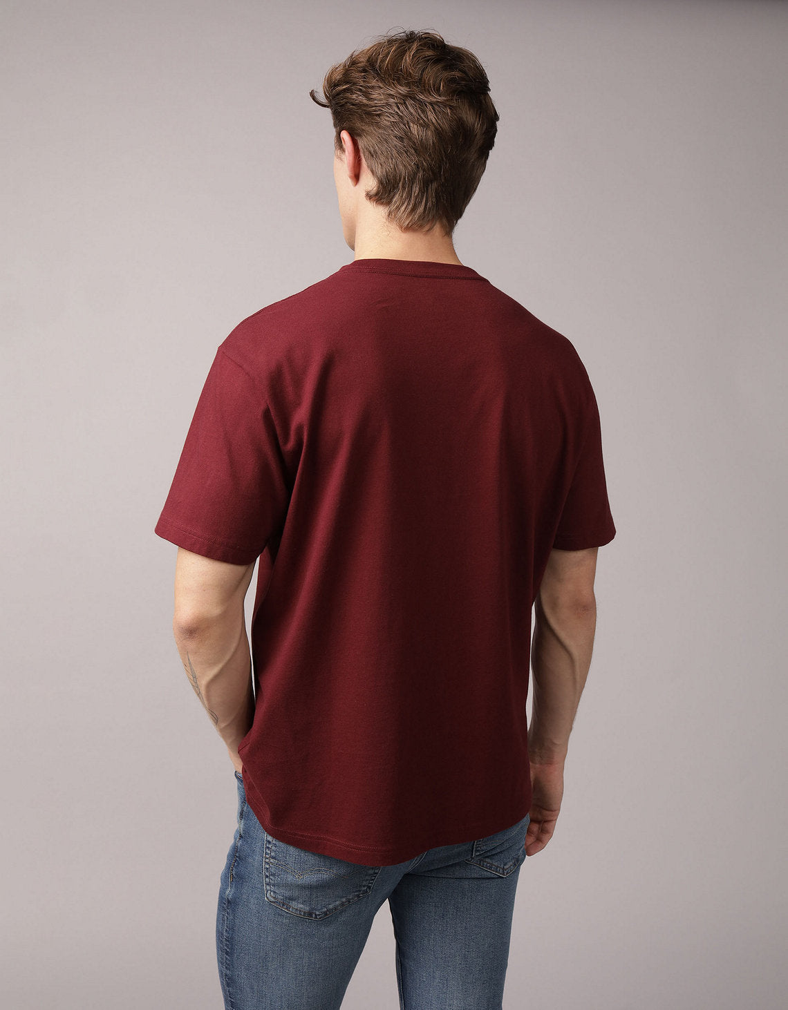 Camiseta con Gráfico Ae - Morado 0181_4601_902_ob