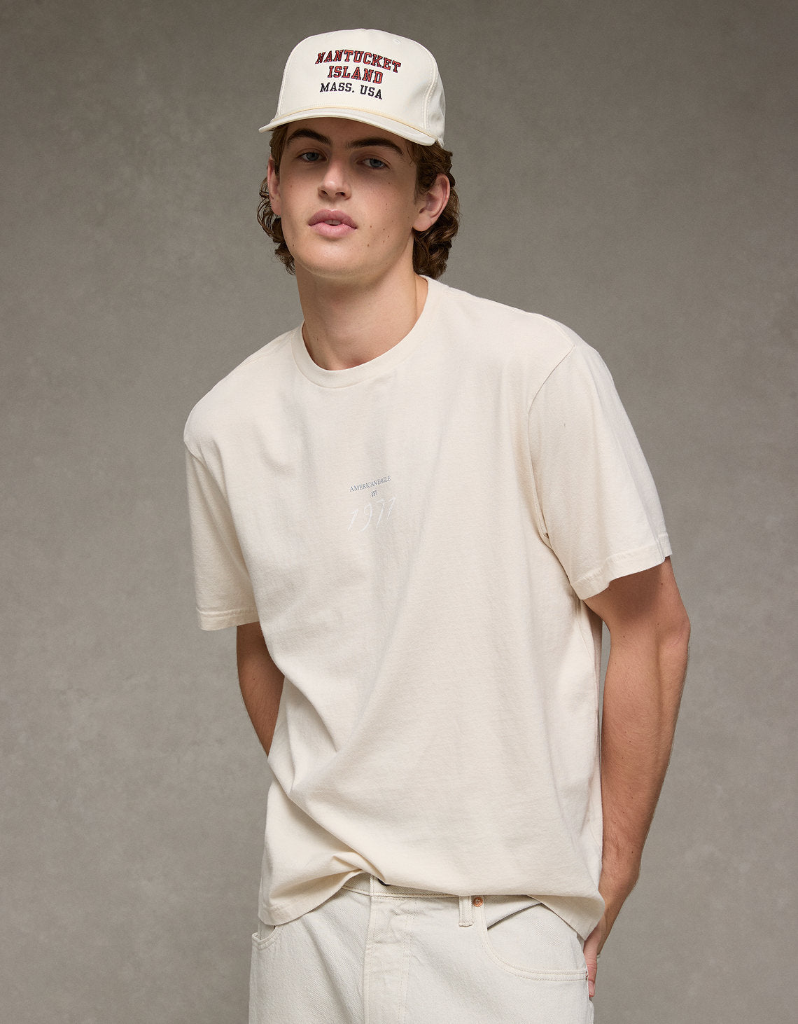Camiseta con Gráfico Ae - Caqui 0181_4824_210_ob