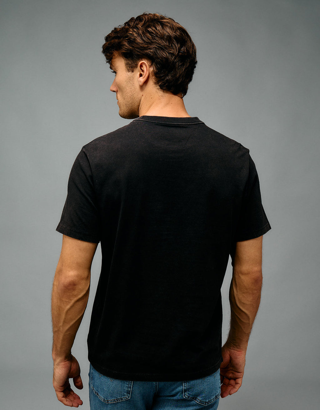 Camiseta gráfica con logotipo icónico Ae - Negro 0181_4892_064_ob
