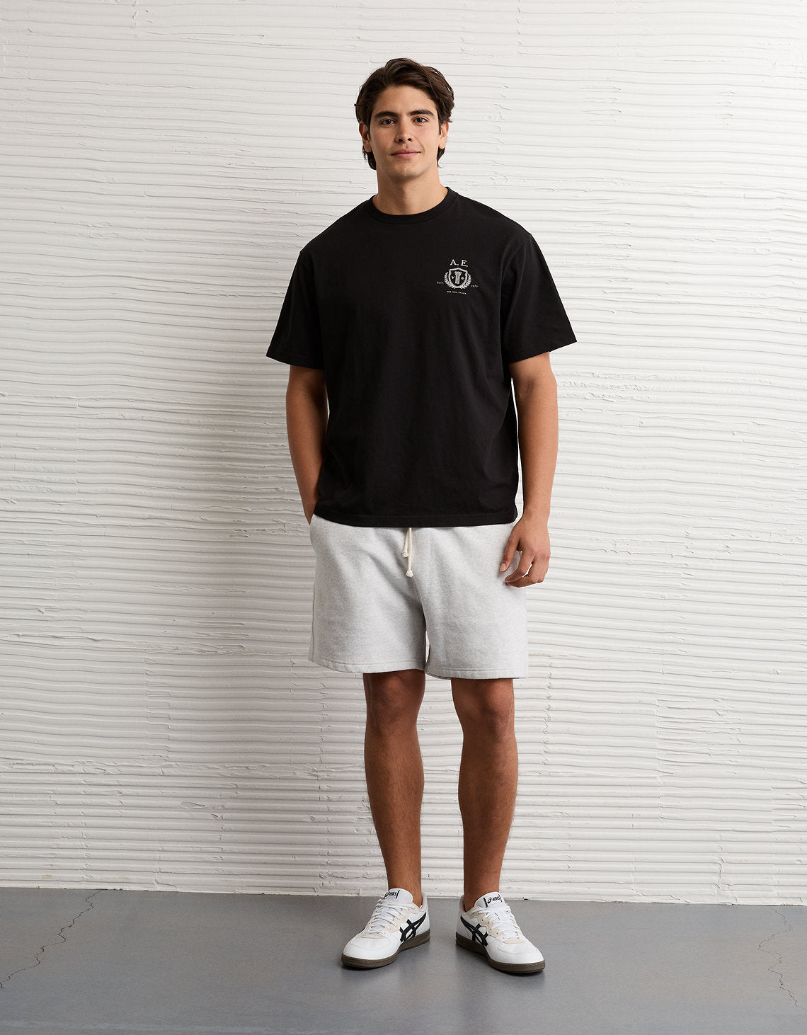 Camiseta Gráfica con Logo Ae - Negro 0181_5687_001_d2