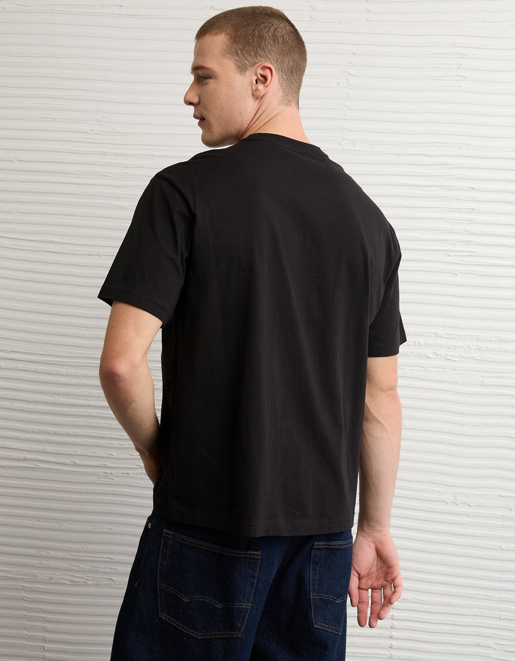 Camiseta Gráfica con Logo Ae - Negro 0181_5687_064_ob