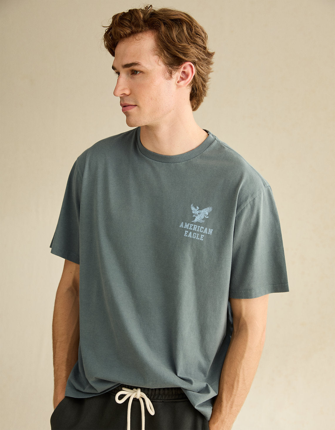 Camiseta con logotipo gráfico de ajuste estándar Ae - Verde 0181_5931_308_d2
