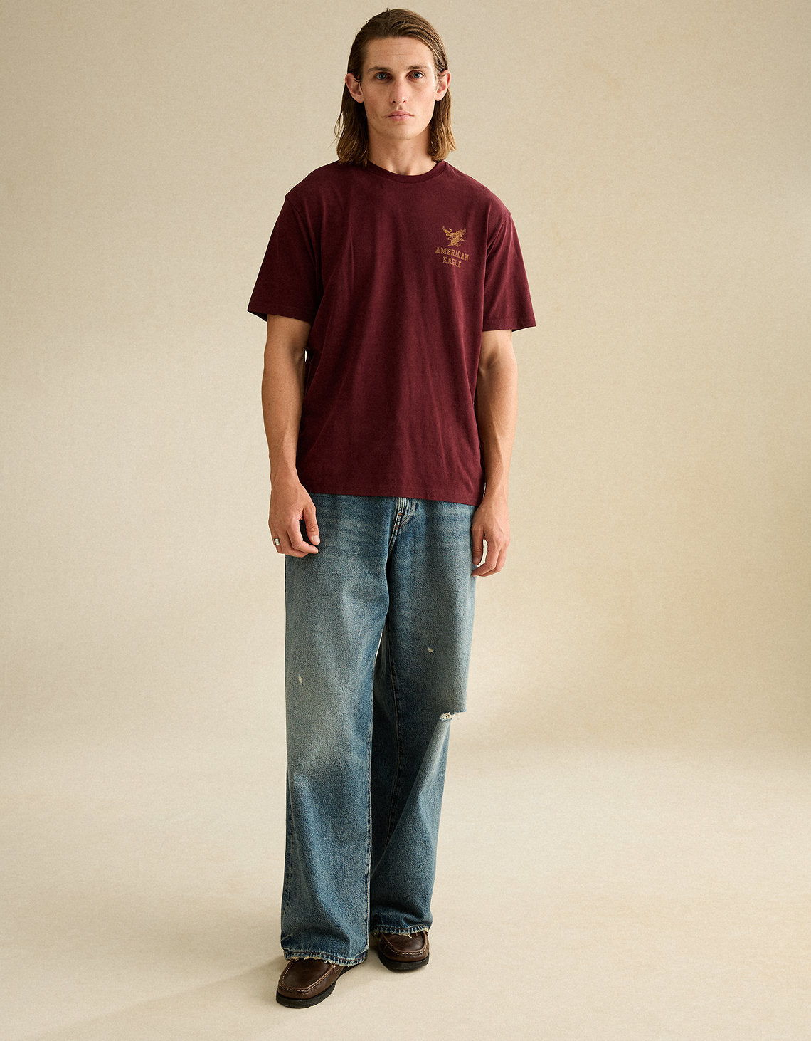 Camiseta con logotipo gráfico de ajuste estándar Ae - Vinotinto 0181_5931_613_d2