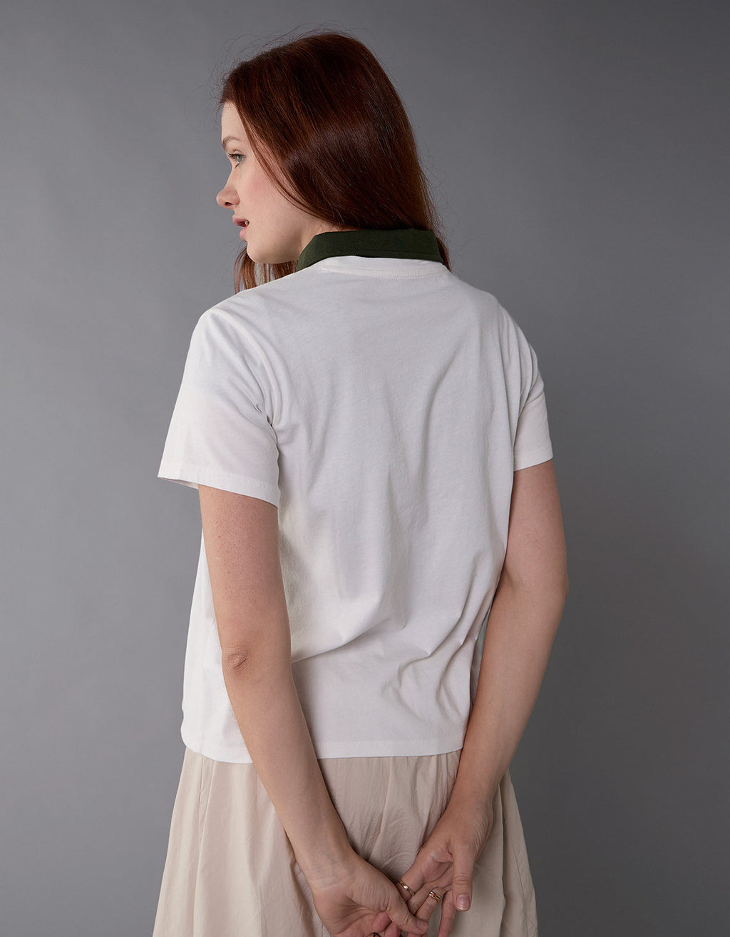 Camiseta con gráfico de mujer AE - Blanco 0300_9931_100_ob