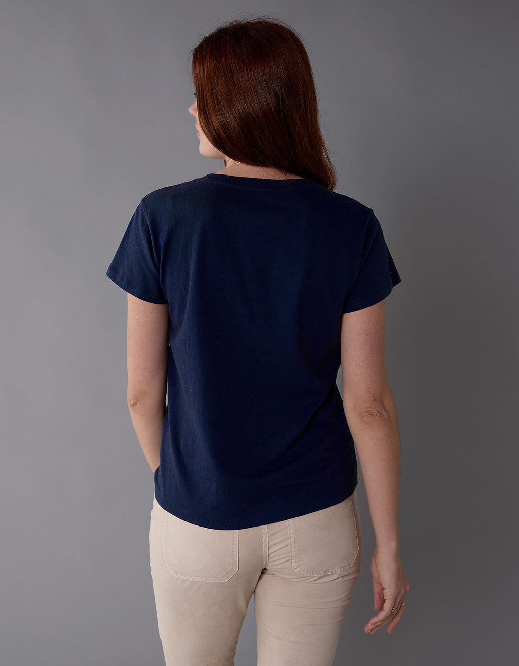 Camiseta con gráfico de mujer AE - Negro 0300_9932_001_ob