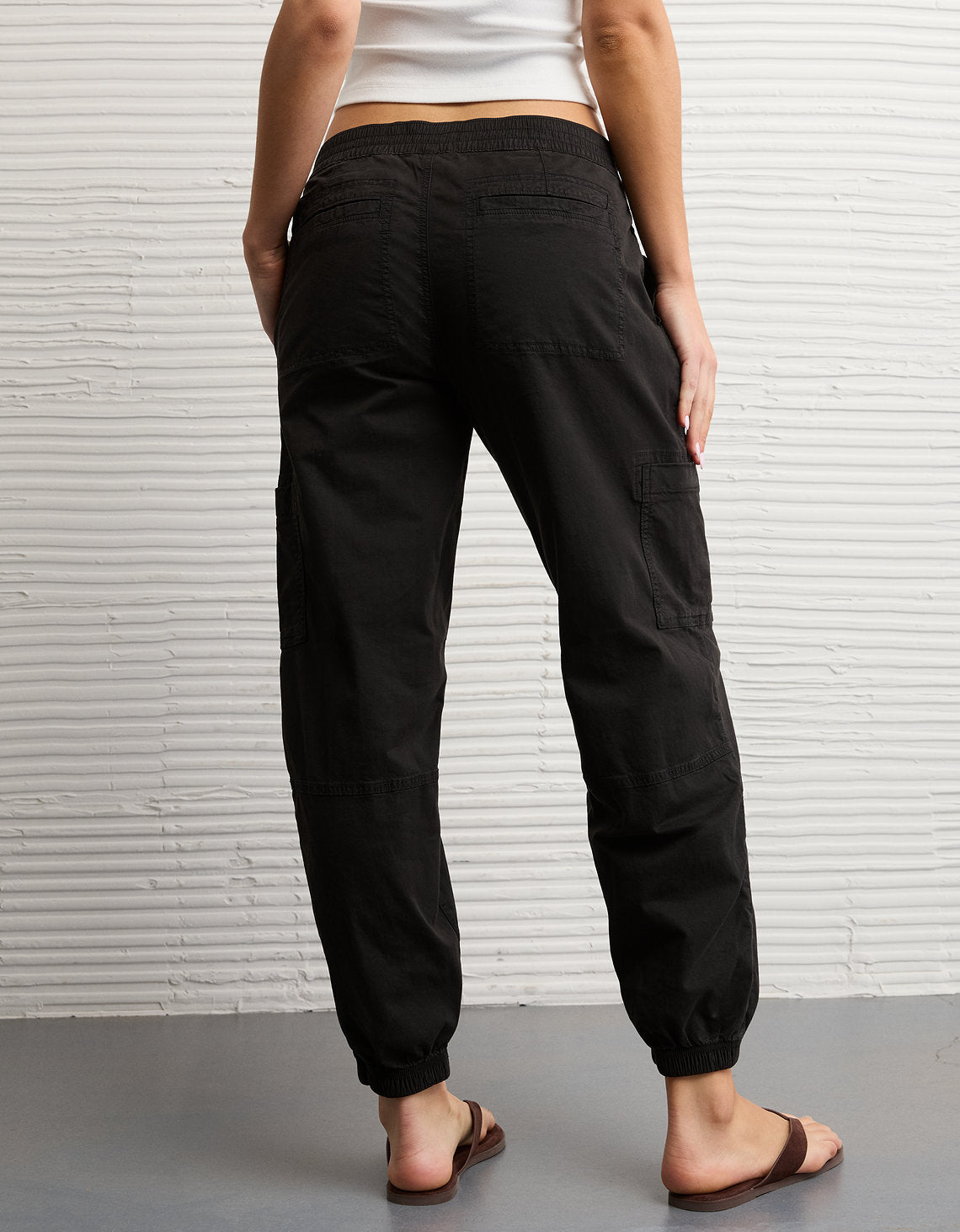 Jogger Baggy de Tiro Alto Ae - Negro 0322_5733_016_ob