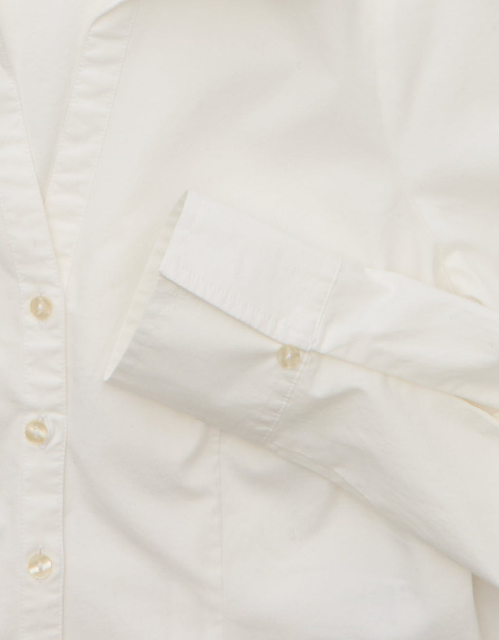 Camisa ajustada de popelina con botones. - Blanco 0355_7054_100_d1