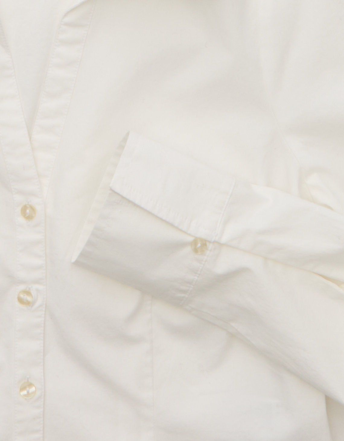 Camisa ajustada de popelina con botones. - Blanco 0355_7054_100_d1