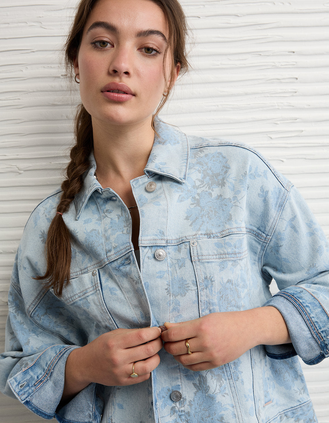 Chaqueta de mezclilla con estampado floral en corte acampanado - Azul 0381_3795_488_d2