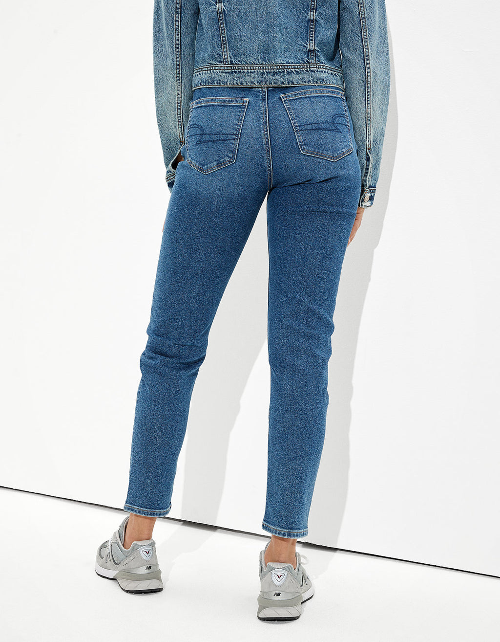 Ae Stretch mom Jean - Azul 0436_3502_450_ob