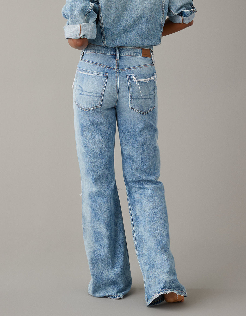 Jean Baggy Flare con Rotos Tiro Bajo Ae - Azul 0437_4334_039_ob