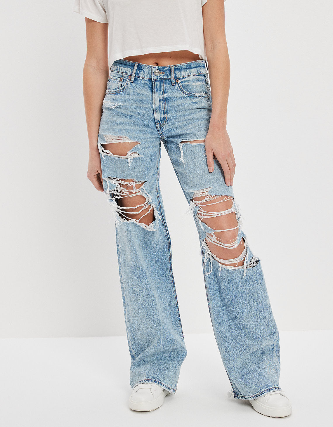 Jeans Ae holgados de pernera ancha y cintura súper alta rasgados Dreamy Drape - Azul 0437_4412_973_of