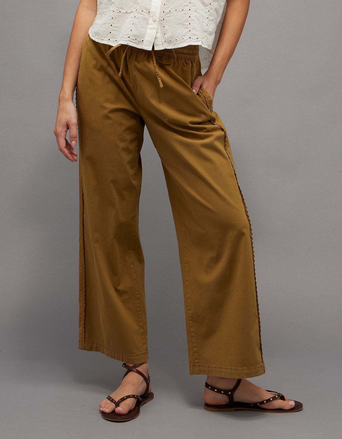 Pantalón de pierna ancha de talle bajo. - Generico 0461_5769_309_of