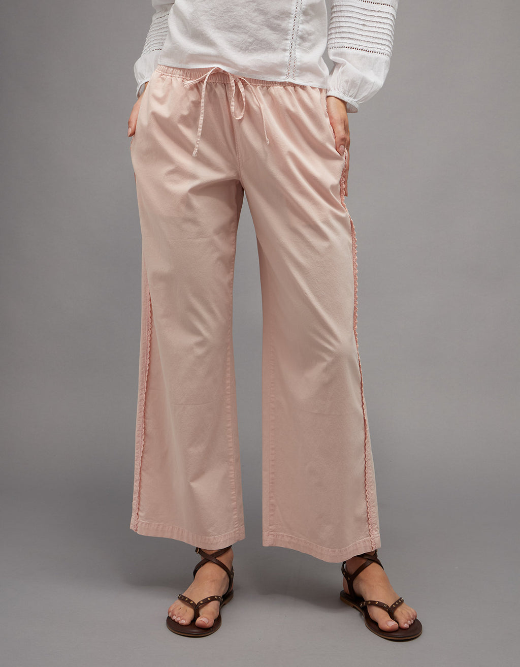 Pantalón de pierna ancha de talle bajo. - Rosa 0461_5769_615_of