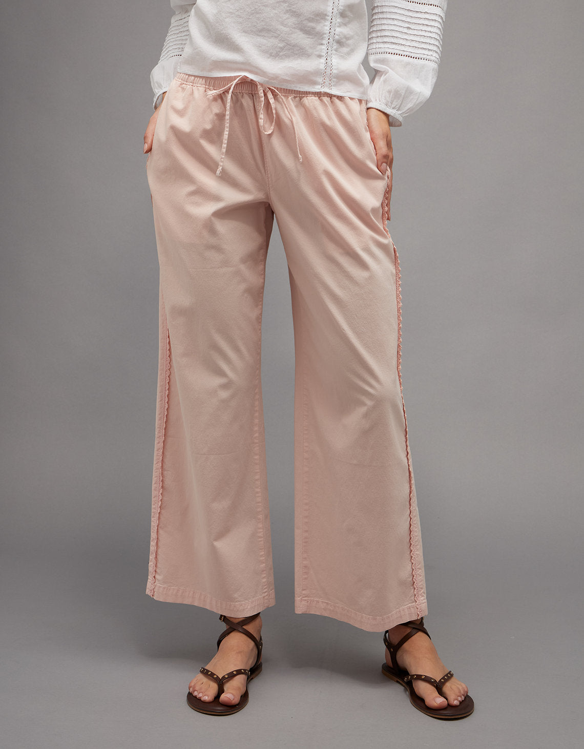 Pantalón de pierna ancha de talle bajo. - Rosa 0461_5769_615_of