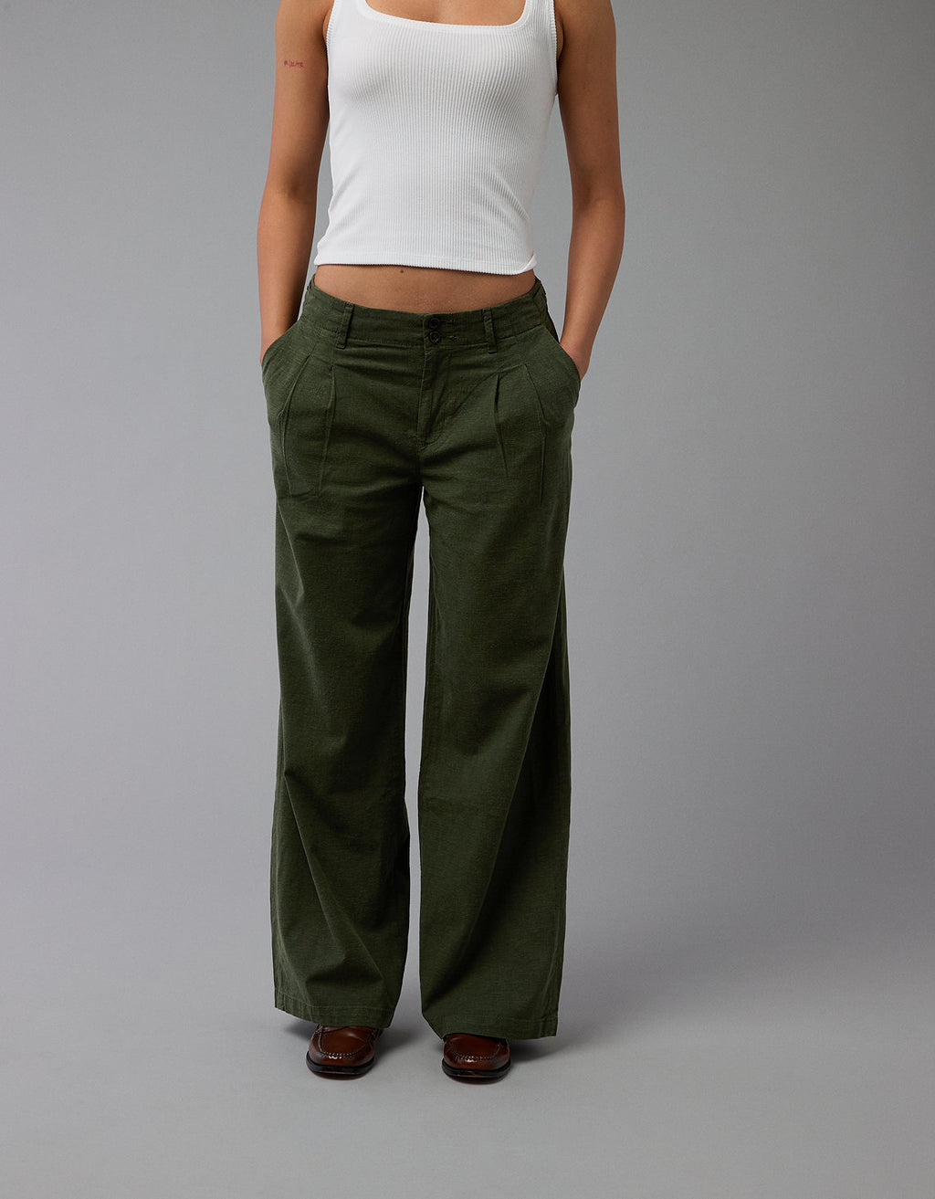 Pantalón tiro alto ancho de mujer AE - Verde 0462_5385_350_of
