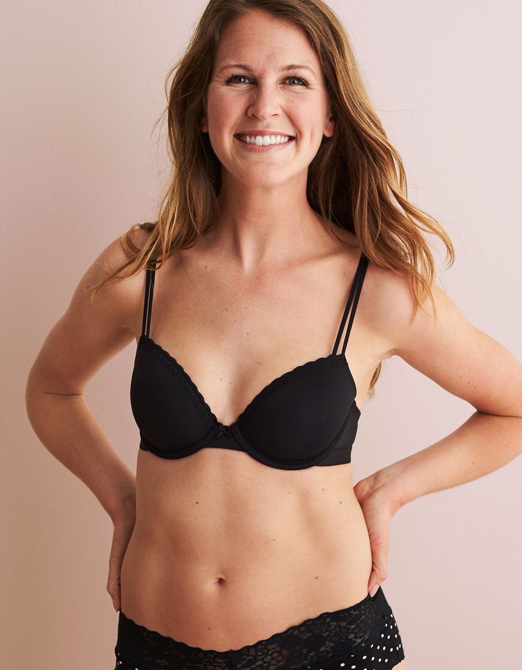 Bra Aerie de mediana cobertura con forro interno - Negro 0792_8043_073_of