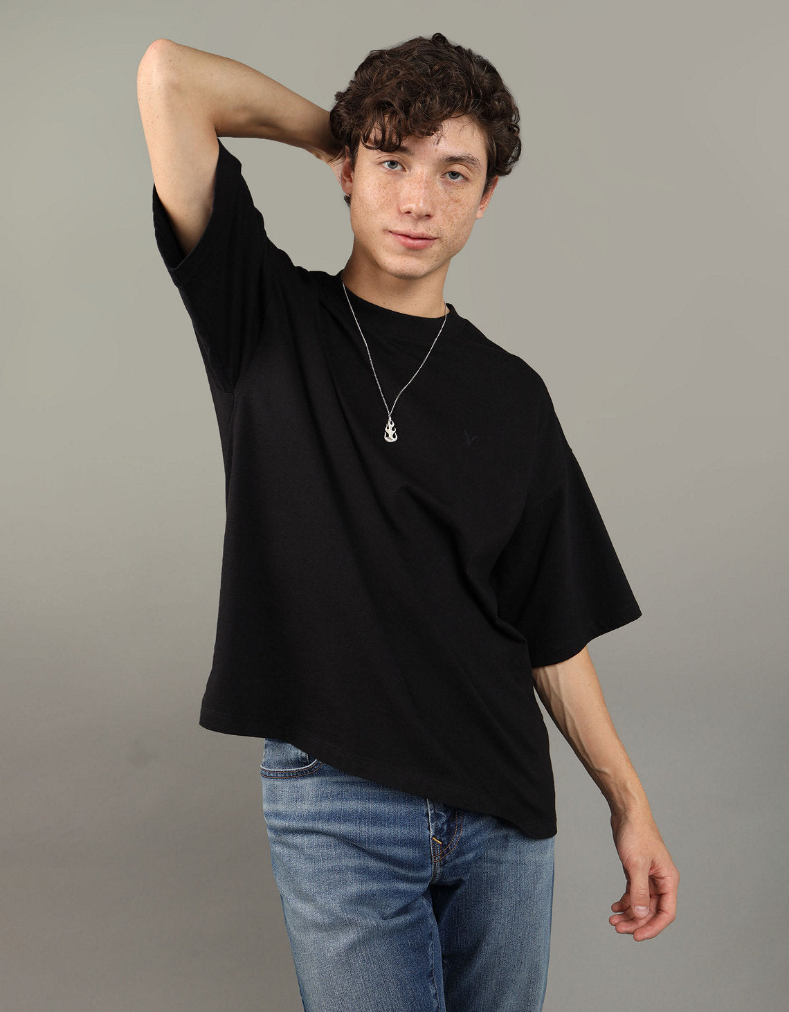 Camiseta de cuello redondo Ae - Negro 1164_3664_001_of