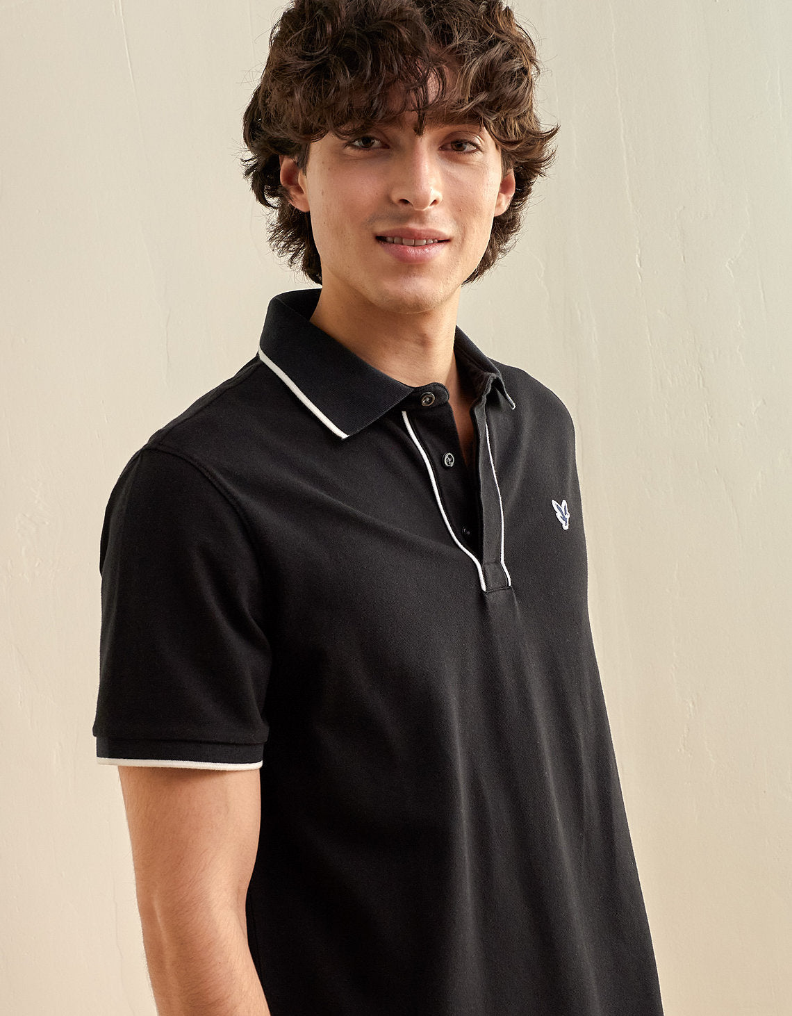Polo de Piqué Elástico con Apariencia Desgastada para Hombre - Negro 1165_4559_001_os