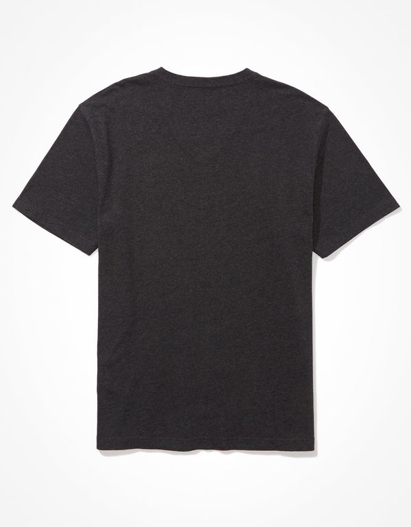 Camiseta con cuello en V de Ae - Generico