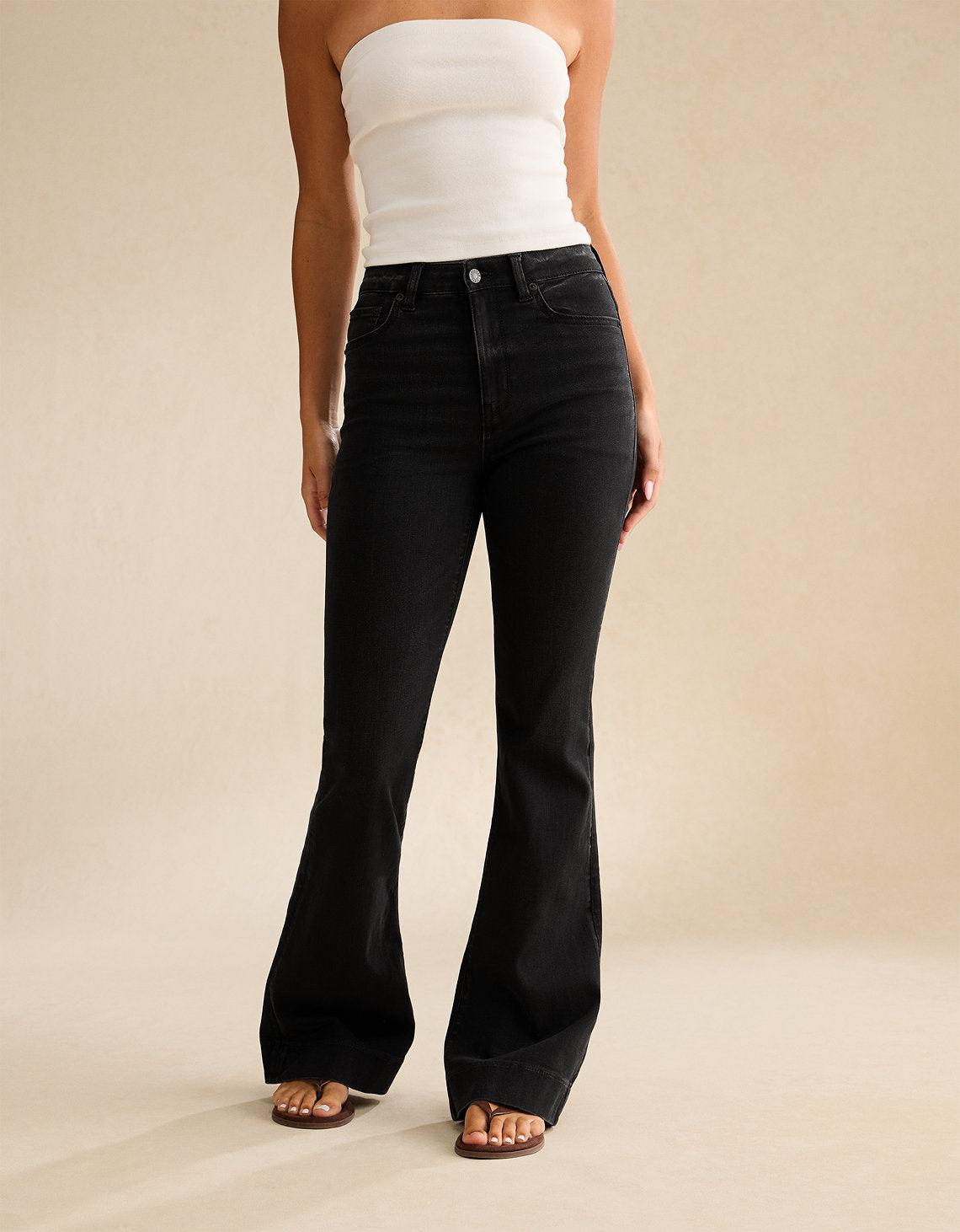 Jean Flare de tiro alto Ae - Negro 1436_5881_053_of