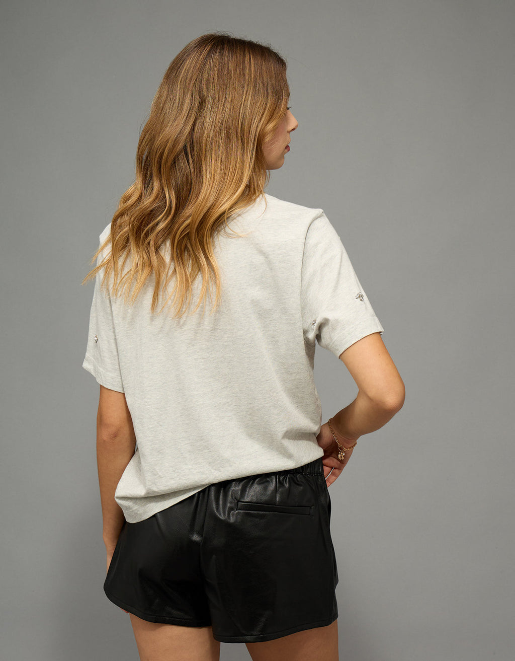 Camiseta de Cuello Redondo Adornada Ae - Gris 1533_1521_006_ob