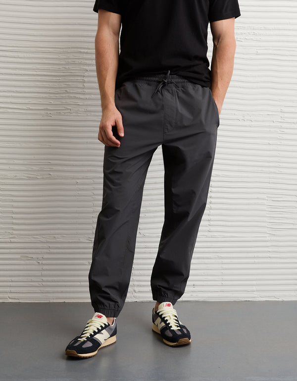 Jogger técnico Ae 24/7 - Gris