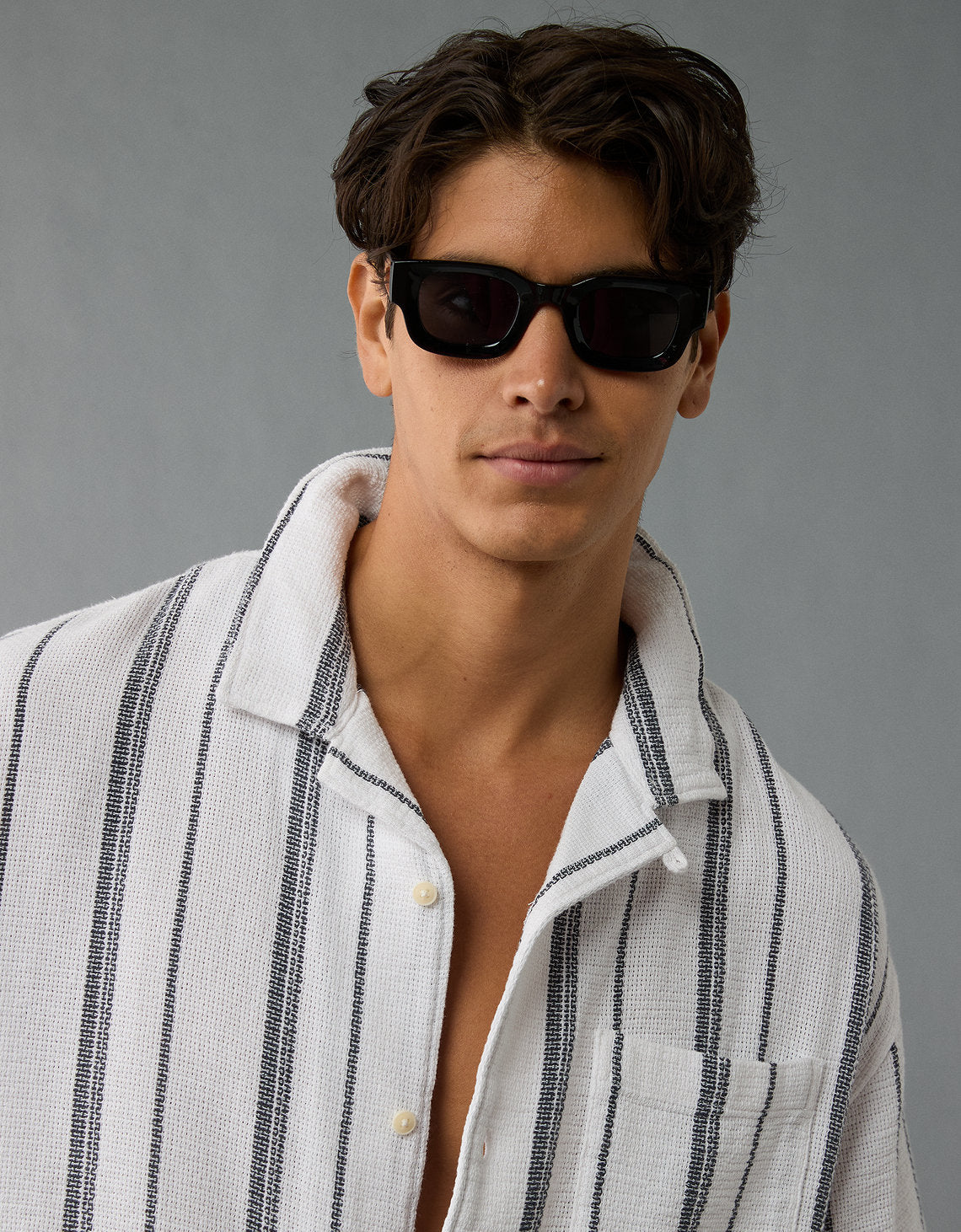 AE Camisa Rayada con Botones - Blanco 2154_2760_100_d2