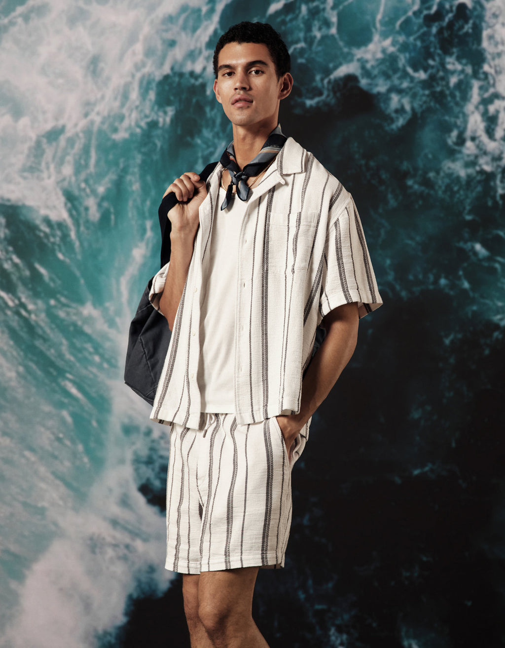 AE Camisa Rayada con Botones - Blanco 2154_2760_100_l1