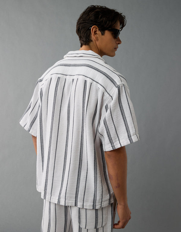 AE Camisa Rayada con Botones - Blanco