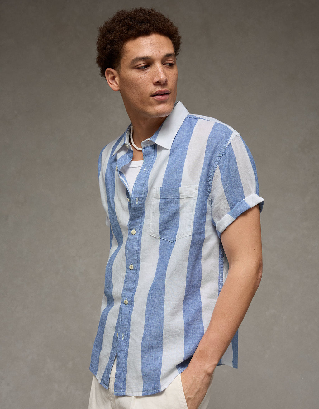 Camisa de lino con botones de ajuste estándar. - Azul 2154_3155_401_d2