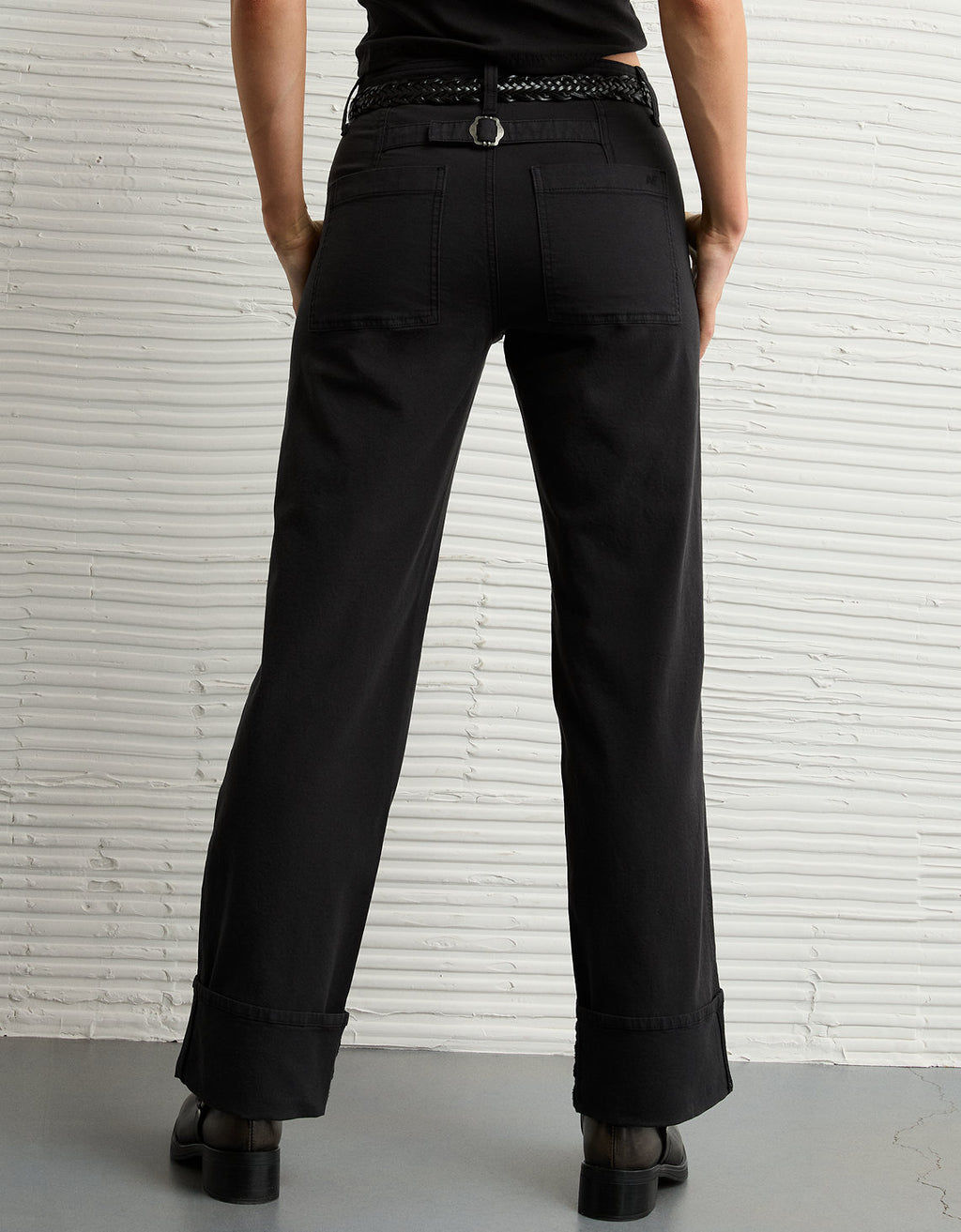Pantalón Stovepipe Ae - Negro 2325_5489_016_ob