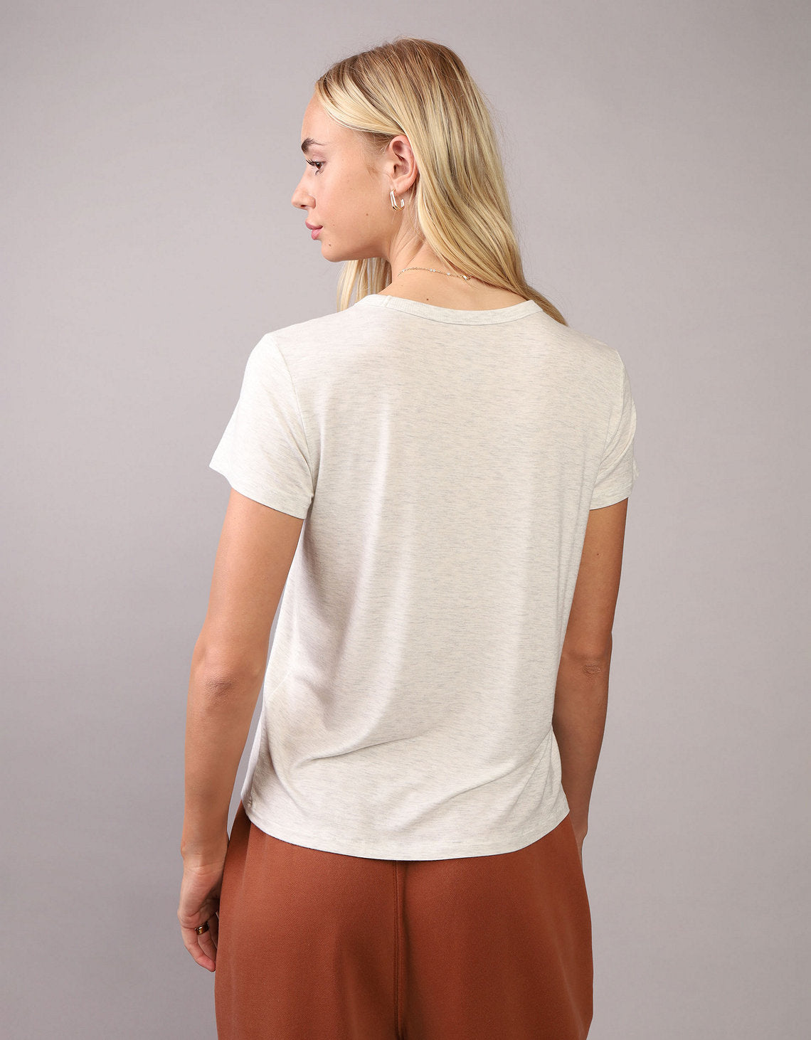 Camiseta Soft & Sexy Clásica Ae - Gris 2370_1279_092_ob
