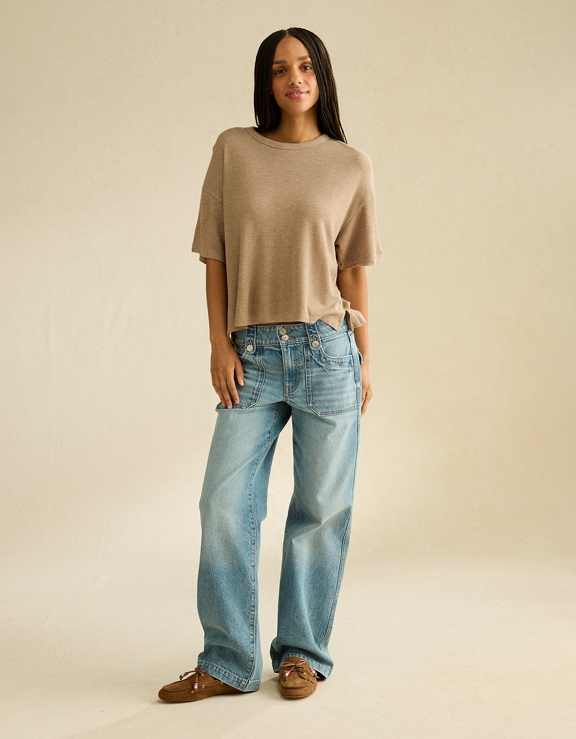 Camiseta de cuello redondo suave y sexy tipo waffle de AE - Caqui 2370_1838_972_os