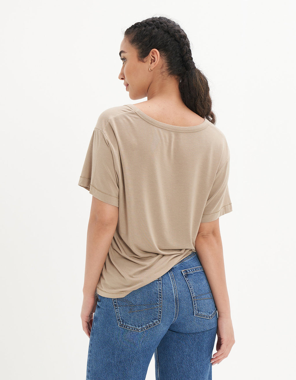 Camiseta cuello en V Ae  - Generico 2370_8506_207_ob