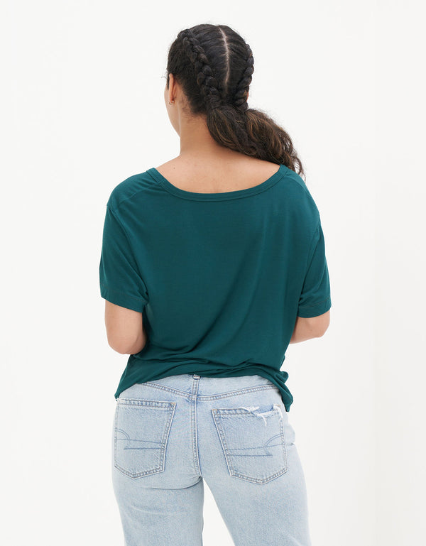 Camiseta cuello en V Ae  - Verde