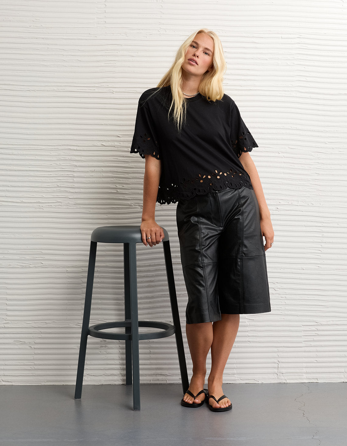 Camiseta Boxy Oversized con Ojal Ae - Negro 2372_1112_073_os