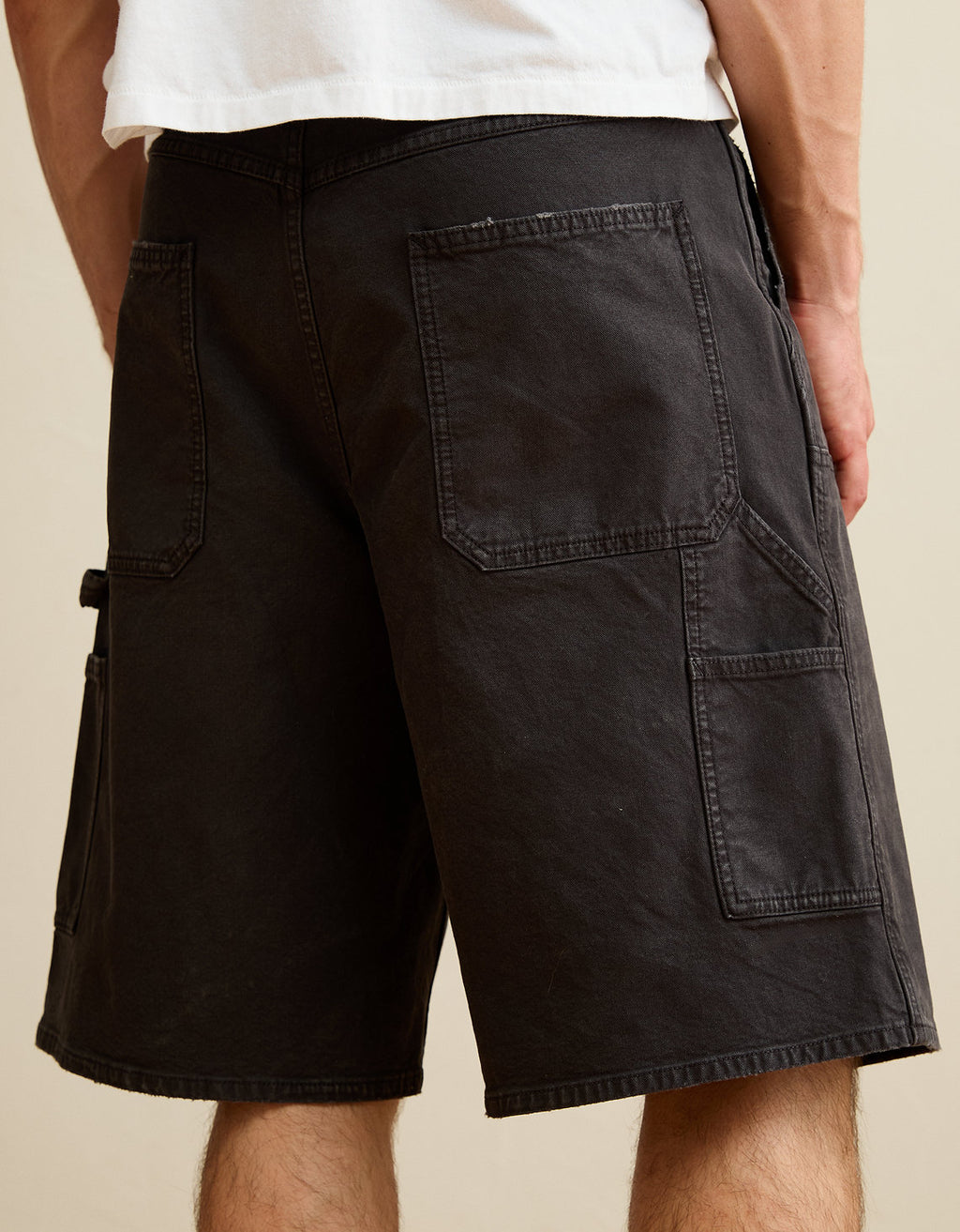 Shorts de mezclilla anchos estilo carpintero. - Negro 3131_8281_001_d2